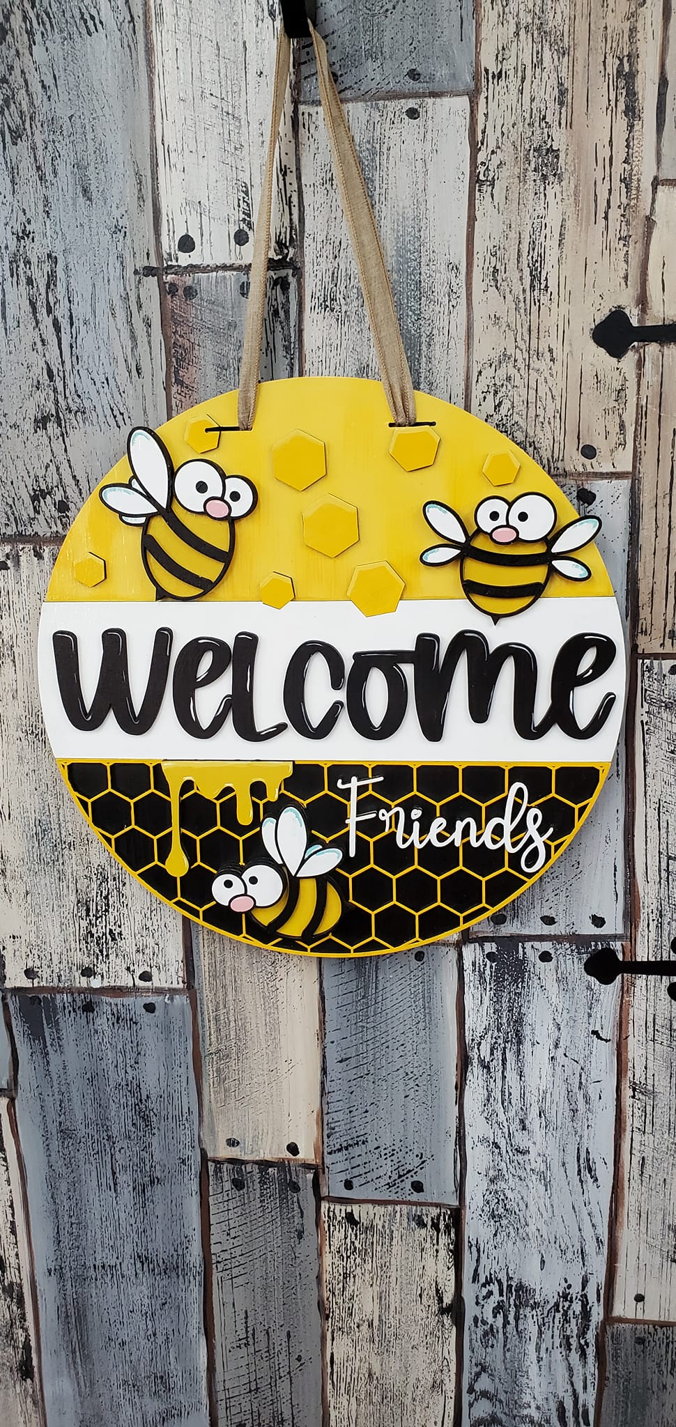 Bee Welcome Sign